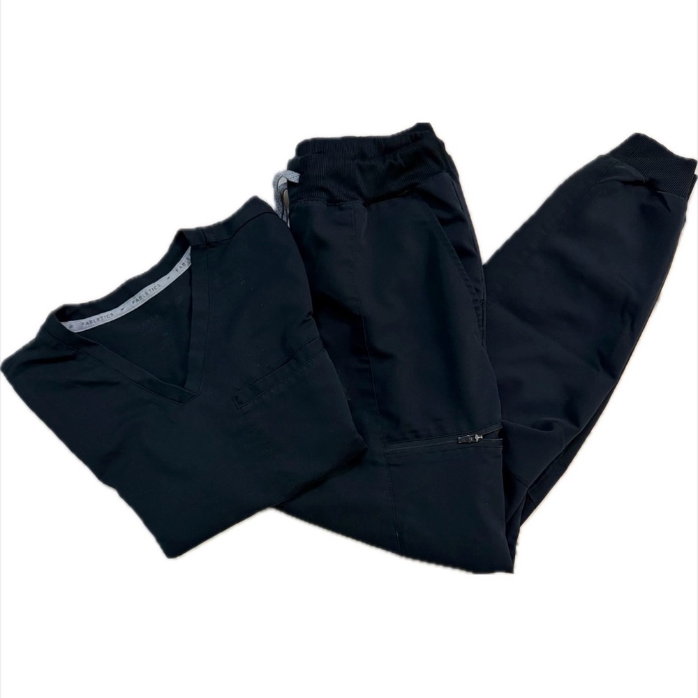 Fabletics Scrub Set